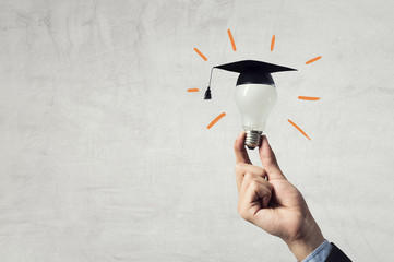 有没专门帮人贷款的人