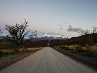 有没专门帮人贷款的人