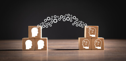 有没专门帮人贷款的人